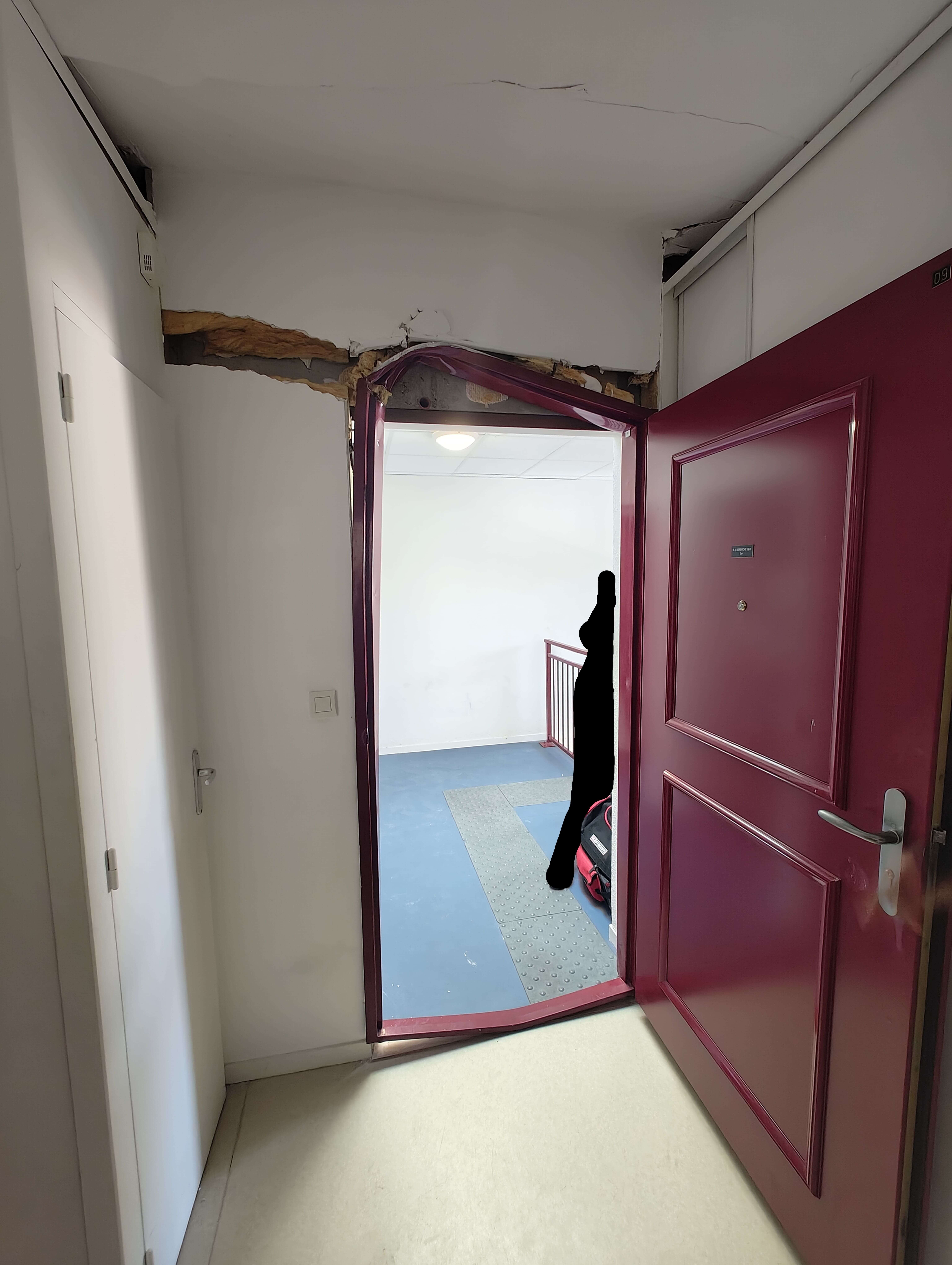 Sauvetage provisoir porte palière après intervention des forces de l'ordre 2 Lyon7 — Urgence Habitat 38